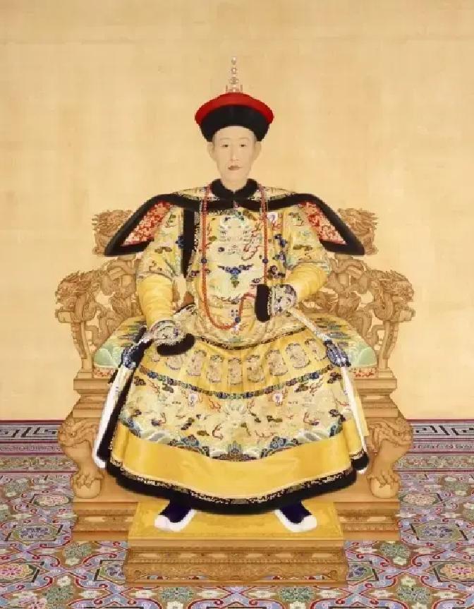 1722年，康熙在四子胤禛花园里赏花，突然老四漫不经心来了一句：“您的两个孙子打生下来还没见过您，今
