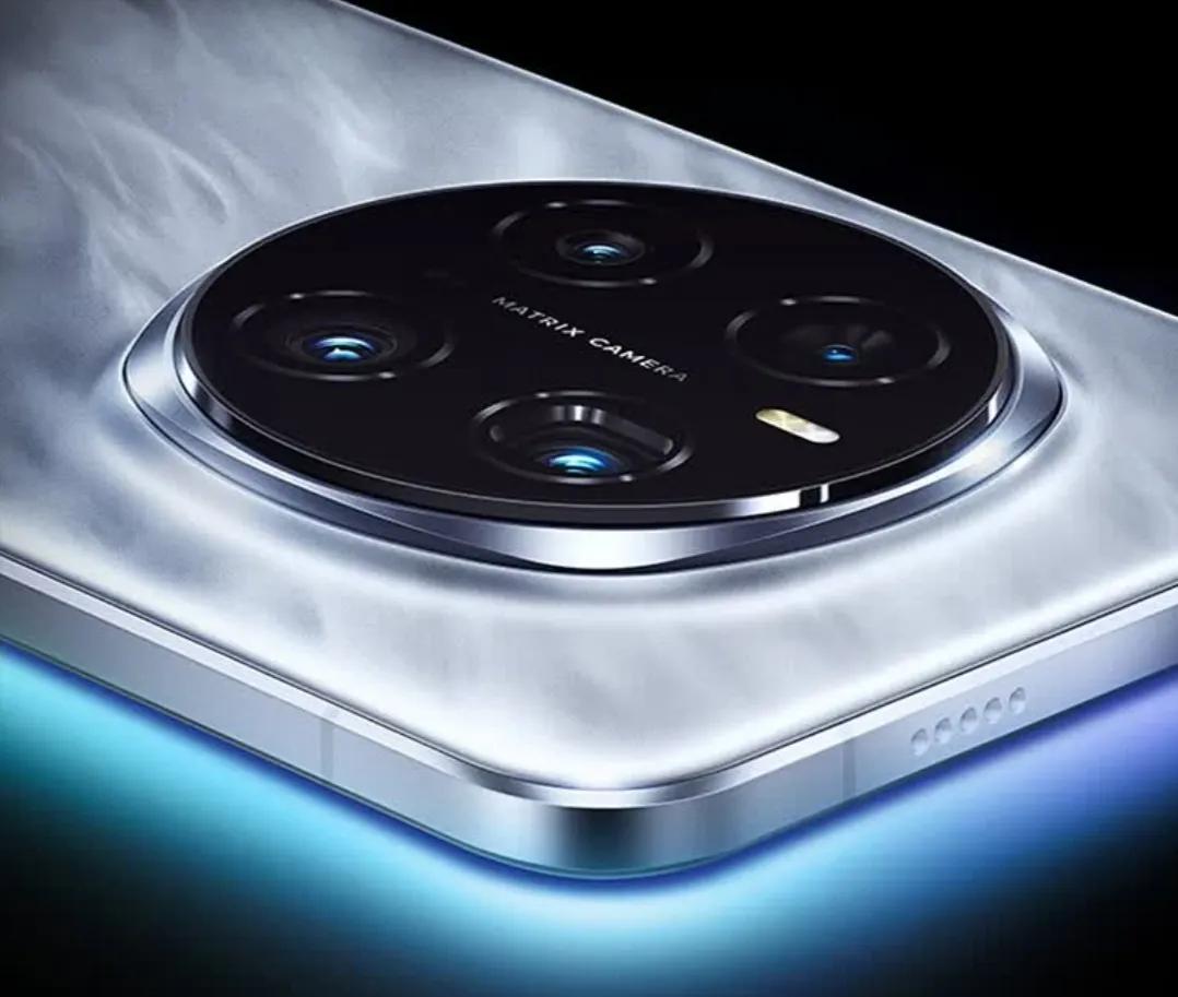 不知道你们发现没，现在手机圈有个挺有意思的现象：当新款升级“挤牙膏”时，上一代旗