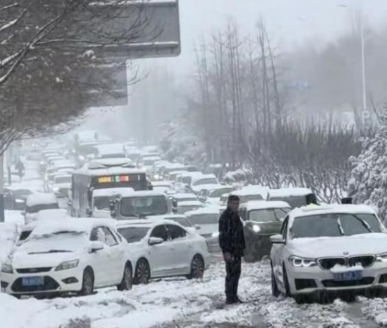 山东暴雪一夜刷屏！为何这次的暴雪这么猛烈？这场暴雪是南方的“回南天”和北极的