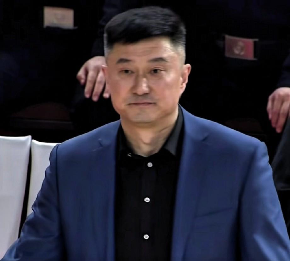 山西虽输球，实力也在广东之上！赛后握手环节陈家政看见迪亚洛直接不握手，徐杰选择