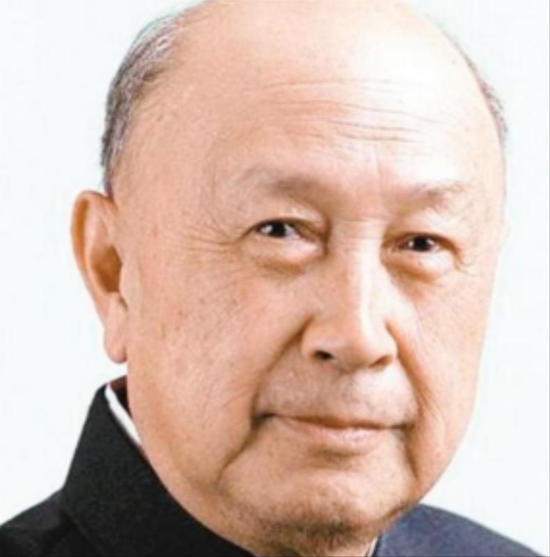 [点赞]1964年冬夜，钱学森筷子尖悬在鸡肉上方半寸，突然厉喝：“别动！有苦杏