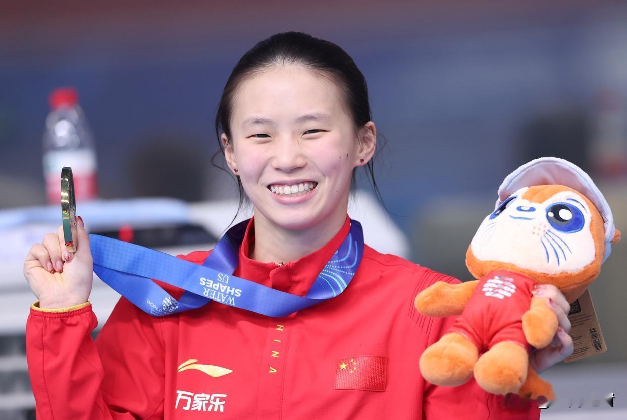 中国跳水梦之队又炸场了！陈芋汐直接拿下世界泳联年度最佳女子跳水运动员，这可是她职