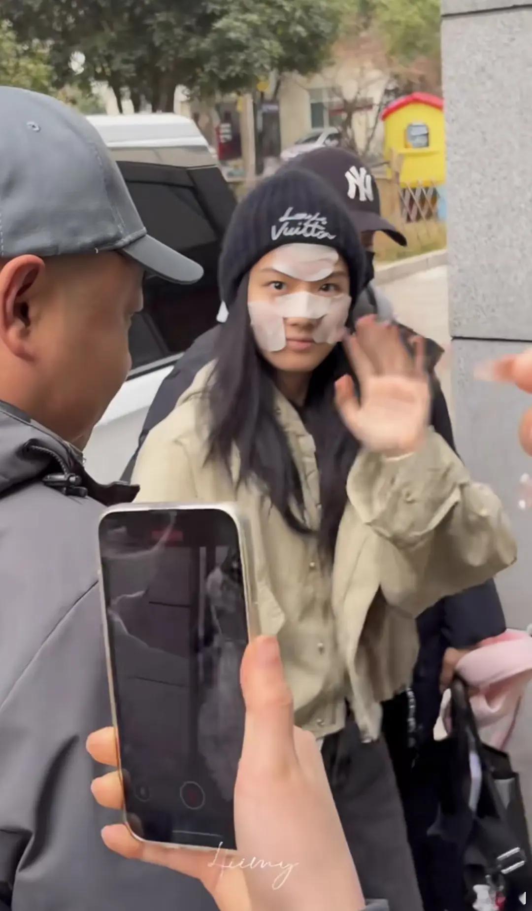 卢昱晓算不算唯一一个妆前后差距很大的女星