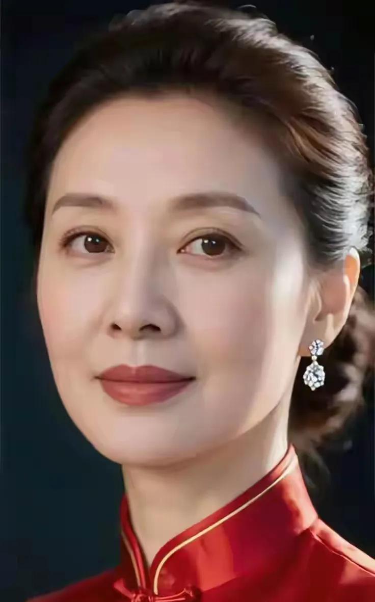 半老徐娘几多愁，闲暇生活无自由。为儿带孙操心碎，……请友续句【披星戴月做