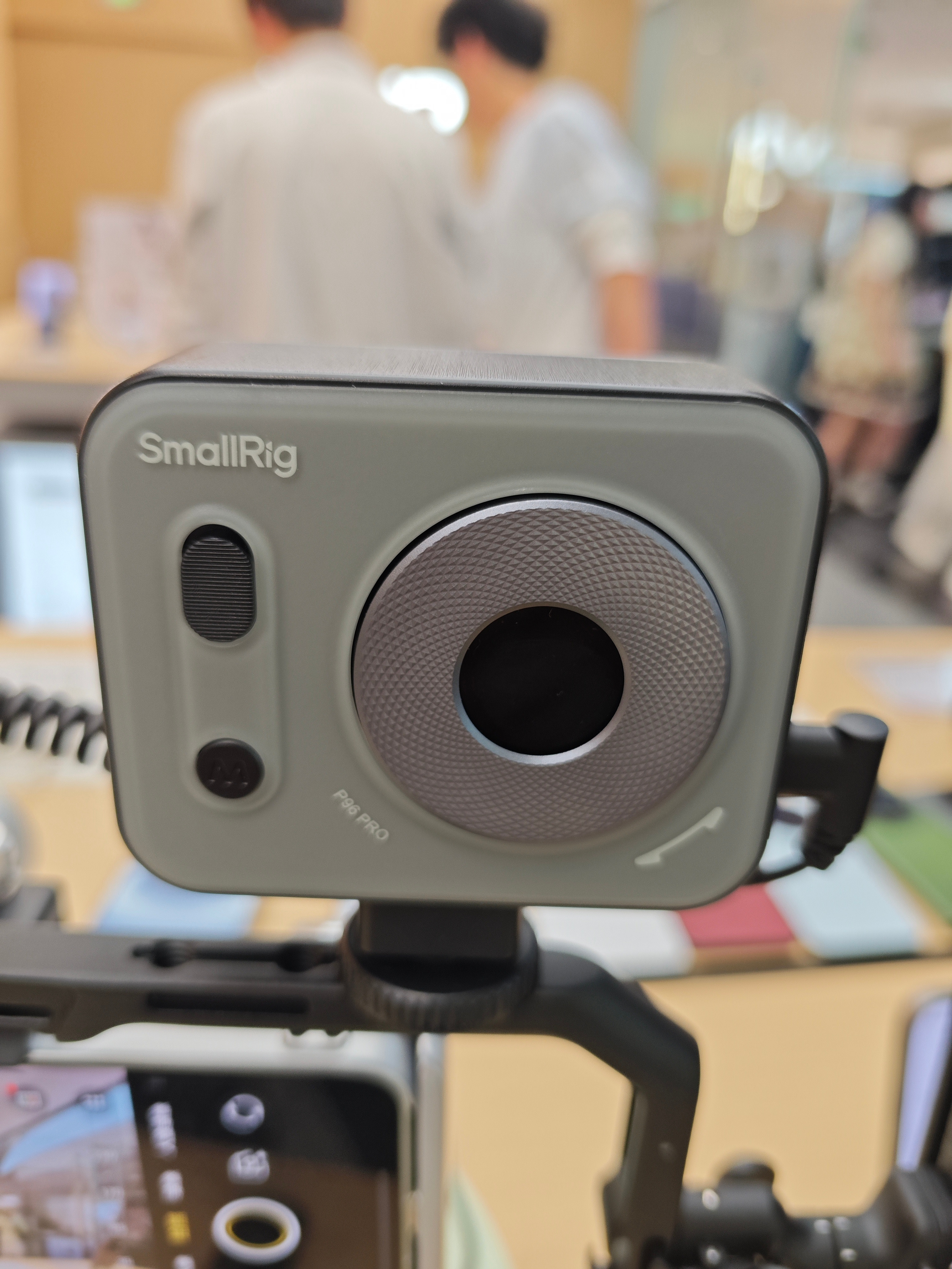 数码闲聊站vivo线下门店体验vivoX300Ultra摄影套装!一个三脚