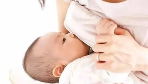 母乳虽好, 但妈妈3种情况别喂母乳, 特别最后1种, 严重宝宝会丧命!