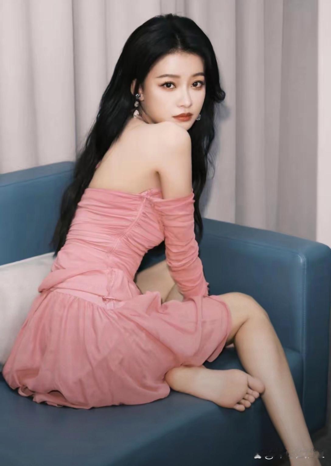 孙怡的脚丫子好漂亮。