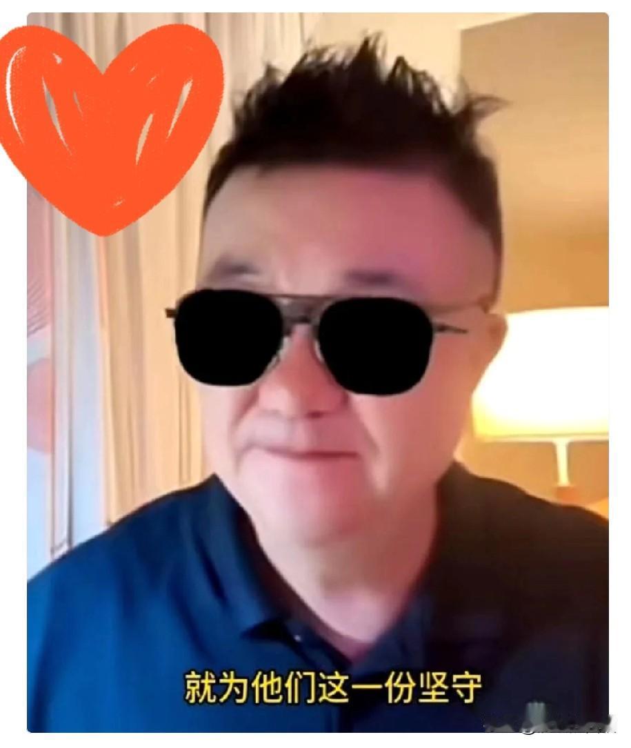 董路直播的时候，自己抖了个猛料。他说，李铁刚进去那会儿，他发了条朋友圈，董路因