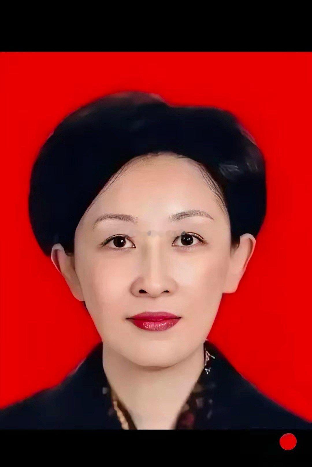 接近10个亿啊！这不是冥币，是实打实的公款。深大通老板娘郝斌，这一把算是彻底栽了