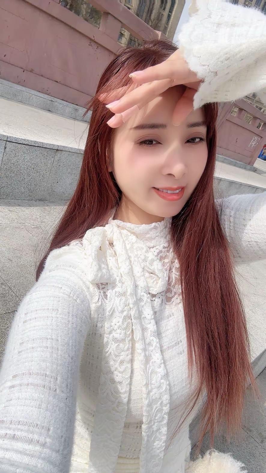 37岁的我褪去了年少的冲动与浪漫，只求一份相处不累的安稳，懂你的言外之意，包容你