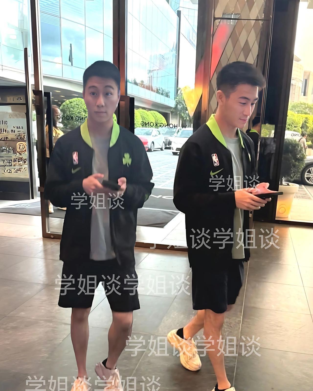 香港游玩有幸偶遇奚梦瑶老公何猷君终于明白大家为啥叫他小土豆了，本人真的好矮啊