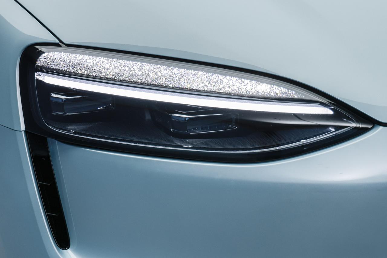 拒绝“班味”！问界M6这舒适度，专治年轻人的各种疲惫工作日搬砖太累？问界M6直