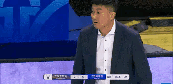 广东东阳光主帅杜峰真是太没素质了，他竟然当众大骂杜润旺！在今天进行的广东东阳光和