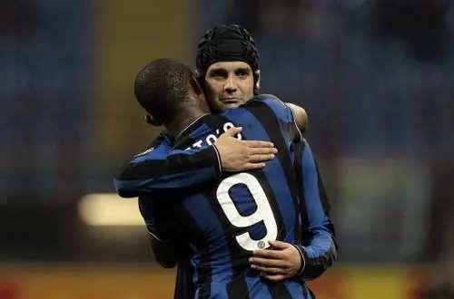 球员责任大于教练，齐沃这个国米教练当的实在是卑微，不抱怨也不指责，这种性格和小因