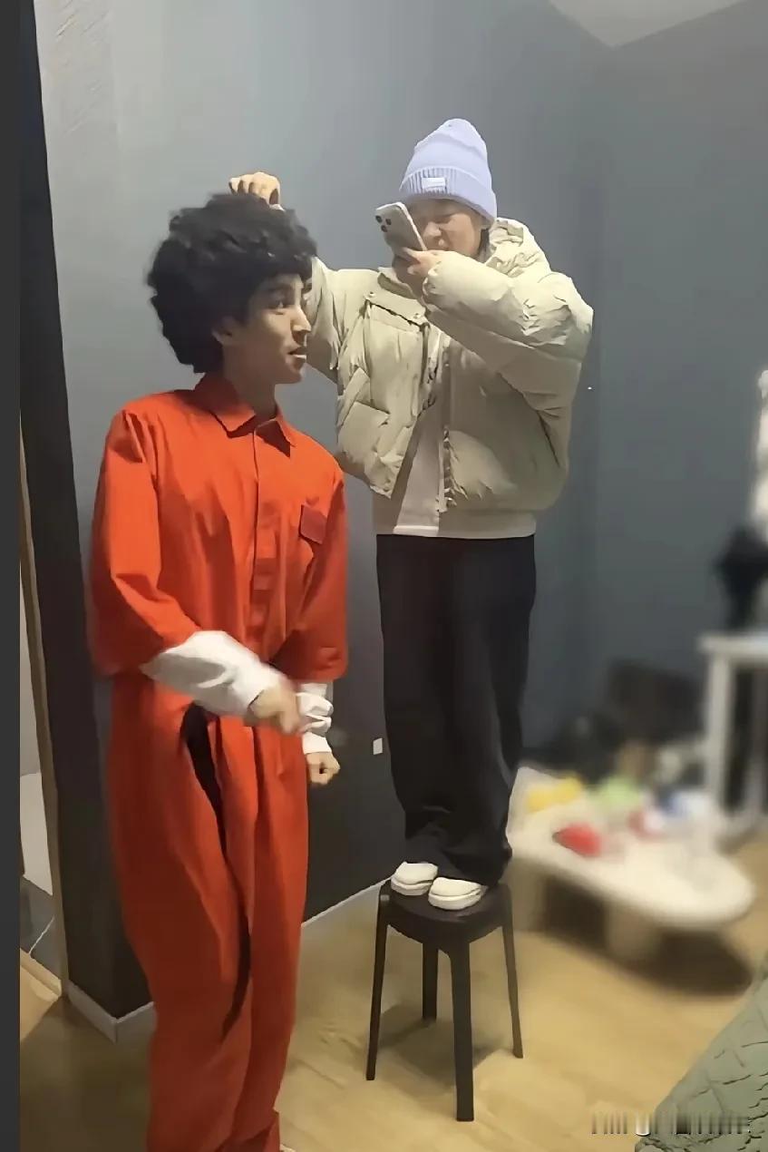 王俊凯粉丝大量脱粉，只因他拍了这个视频。这事还真挺闹心，王俊凯和全红婵合拍了