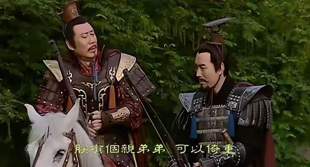 公元前143年，汉景帝设宴，邀请了赋闲在家的周亚夫，周亚夫见没有给他筷子，脸上露