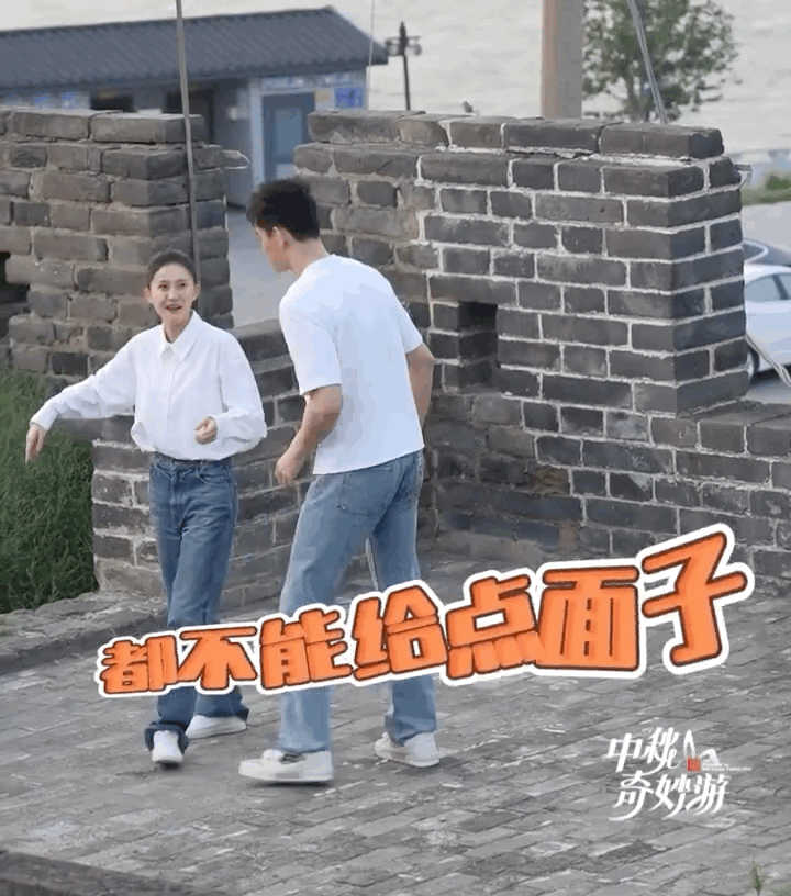 孙杨这体育型人格吧，对着豆豆挥拳头