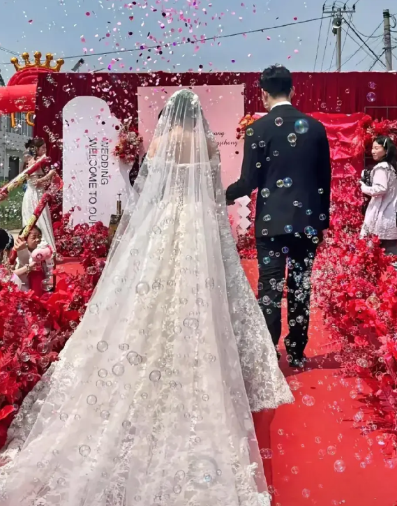 谢绝订婚宴，彩礼最高6万元！一夜之间，结婚的和没结婚的都集体破防了！河北一农村