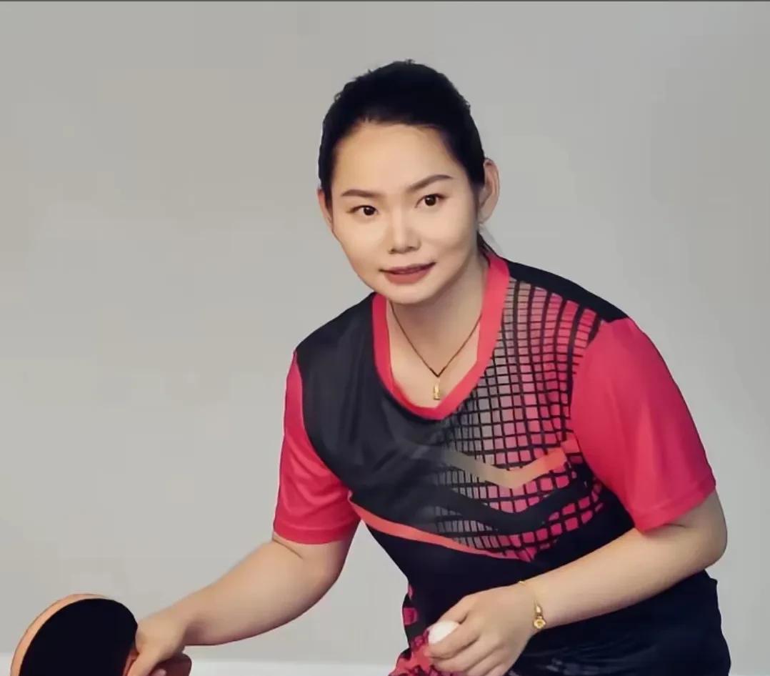 一场乒超，何卓佳收获满满好评，钱天一陷入舆论被骂。为什么同是陪练，差别怎么那