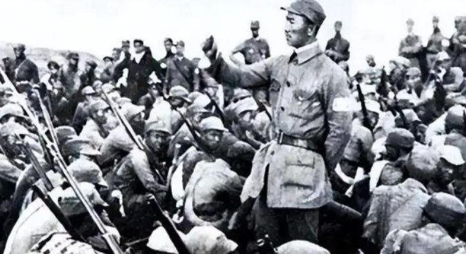 1927年，白崇禧将军长赖世璜枪决，部队缩编为师，熊式辉大骂说：“14军北伐有功