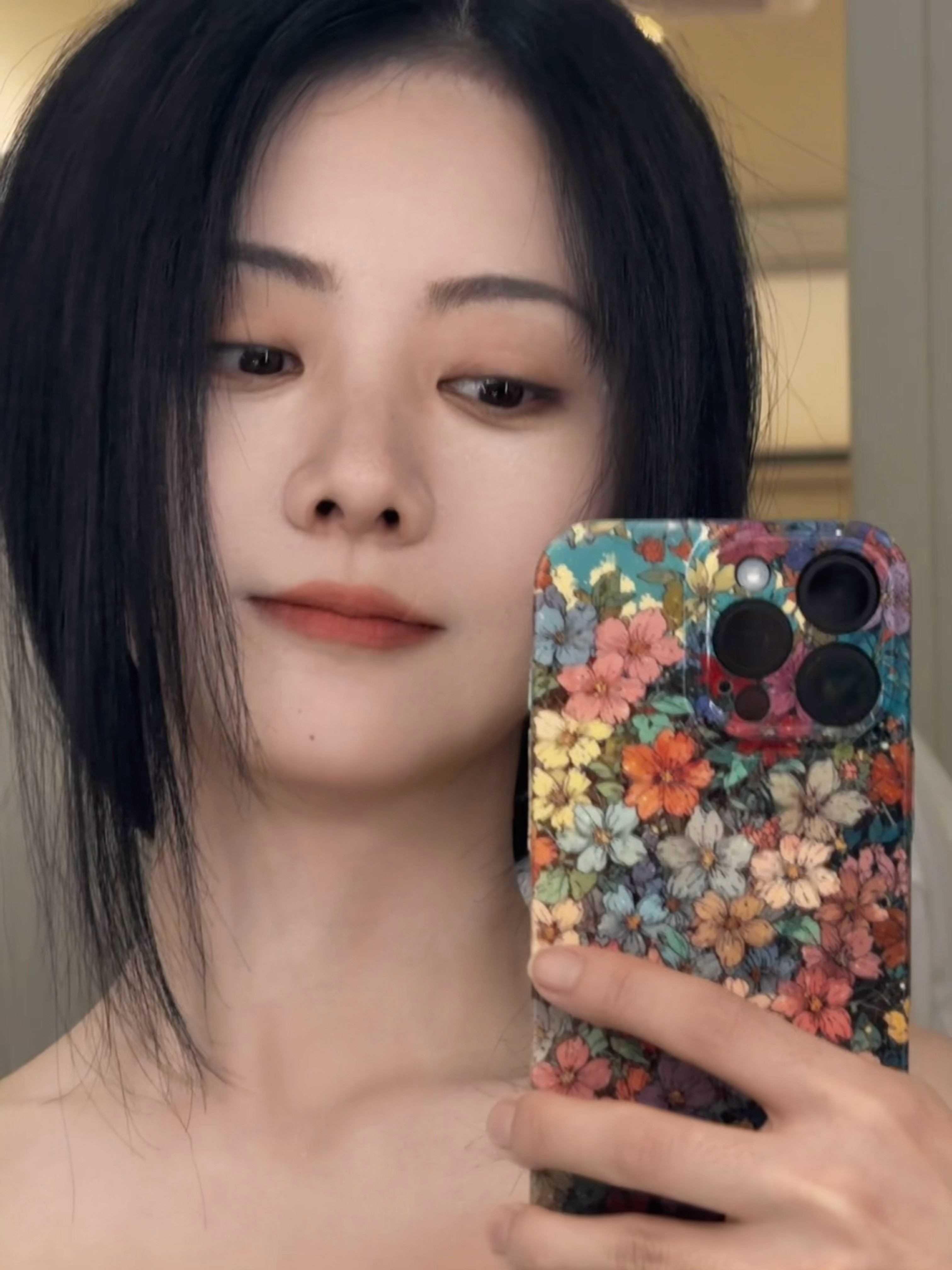 谭松韵限定版live图谭松韵限定版live图简直就是好有生命感的氛围，这一