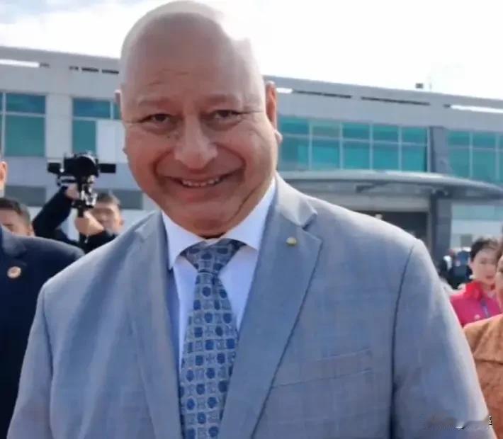 汤加国人民开启幸福美满新生活，这就是亲善东方大国的益处。位于南太平洋西南部的