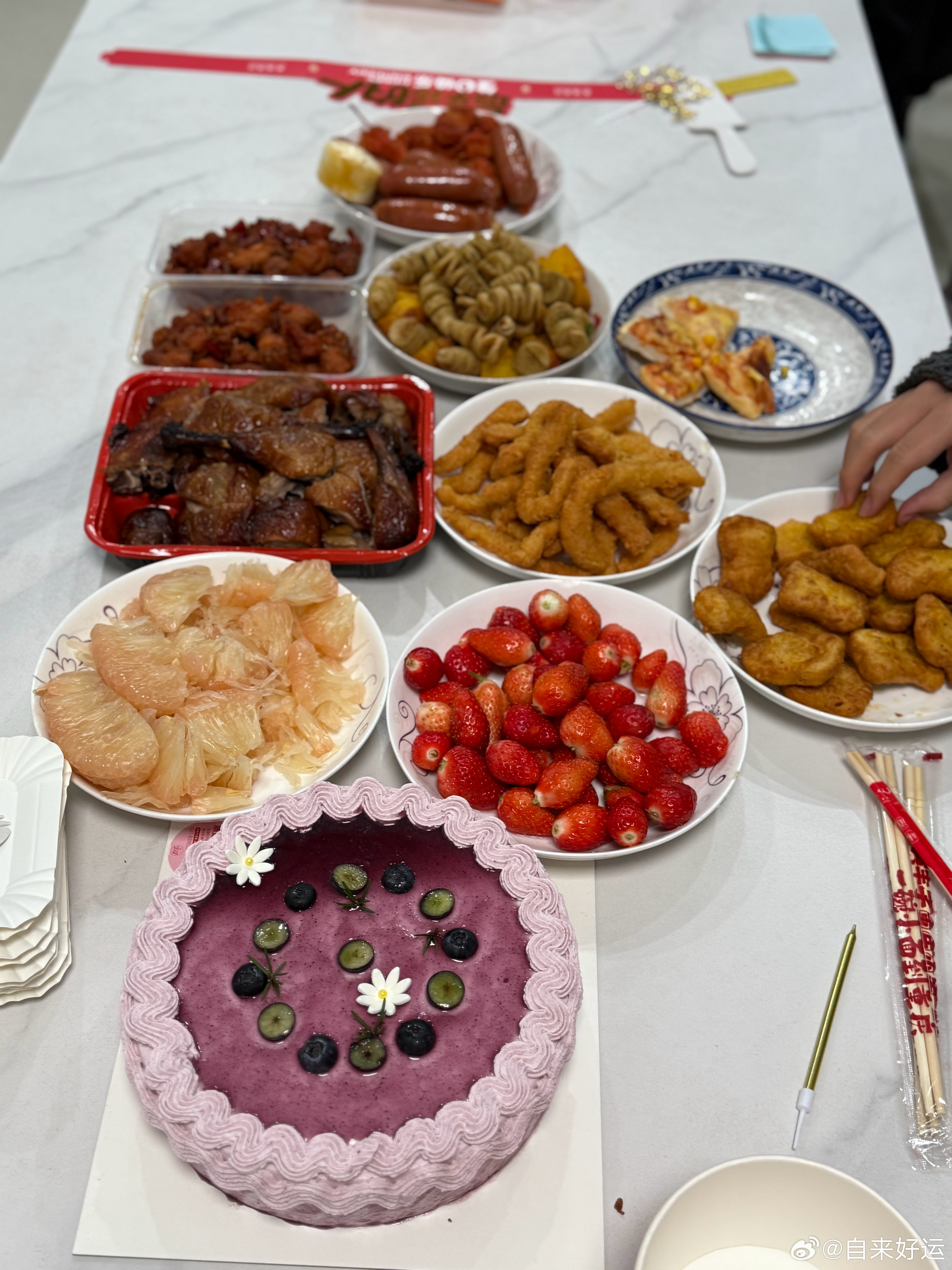 开学焕个新人设周末过14岁生日，邀请了五个同学来家里，让我给他们准备一些吃的喝的