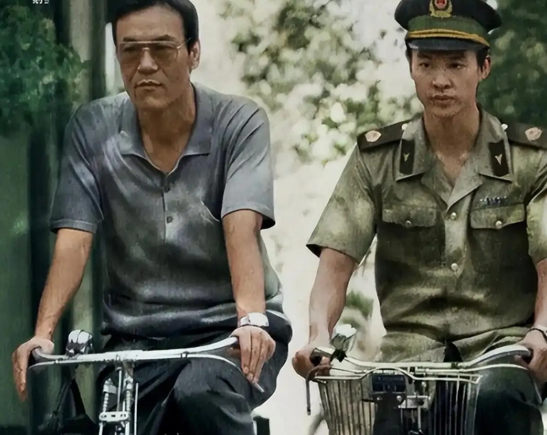 老黄瓜刷绿漆，可惜了剧本最近看了《树影迷宫》，40岁的尹昉演的23岁警校新人