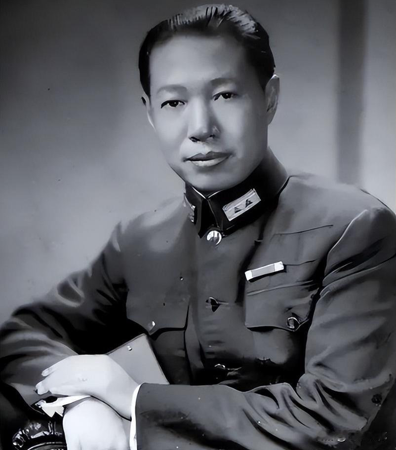 1954年，张群满心为难走进蒋介石的书房低声禀报：熊式辉在曼谷经商惨败亏尽家底生