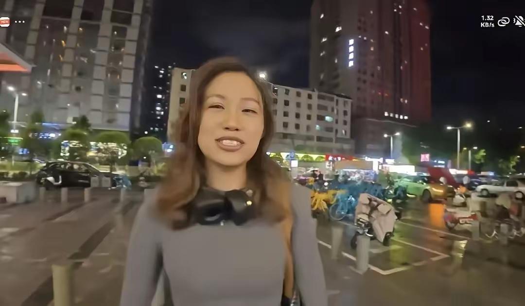 麻辣烫是成都重庆非常有名的小吃，吃个麻辣烫的成本真的不高，吃到哪里去了，【来自懂