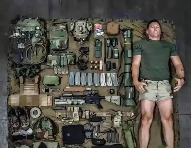 西方士兵的战斗力和东方士兵的战斗力，前者是钢多气少，后者是钢少气多。战斗的本质是