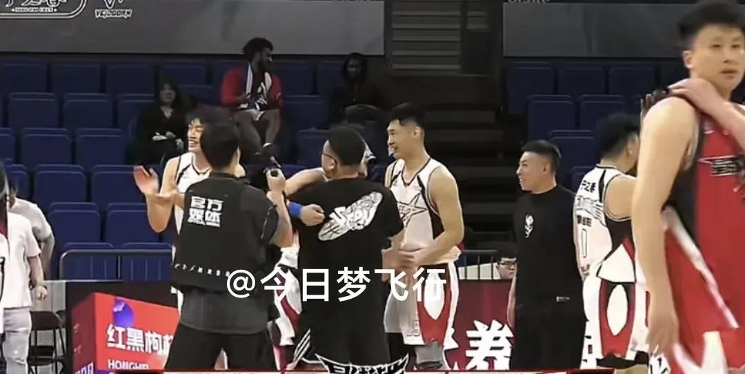 吉伦沃特打野球，一场比赛就玩完！吉伦沃特是一位十分勤劳的球员，今次休赛季没有回