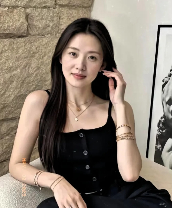 昨天去相亲，本来和对方聊得热火朝天，感觉遇到了合拍的人。结果他突然掏出根烟，我的