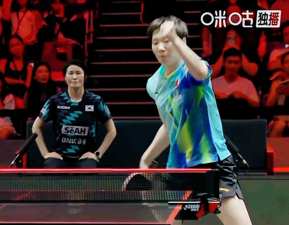 我去！关键时刻，信号丢了。前三局王曼昱2:1领先第四局两人打的非常胶着