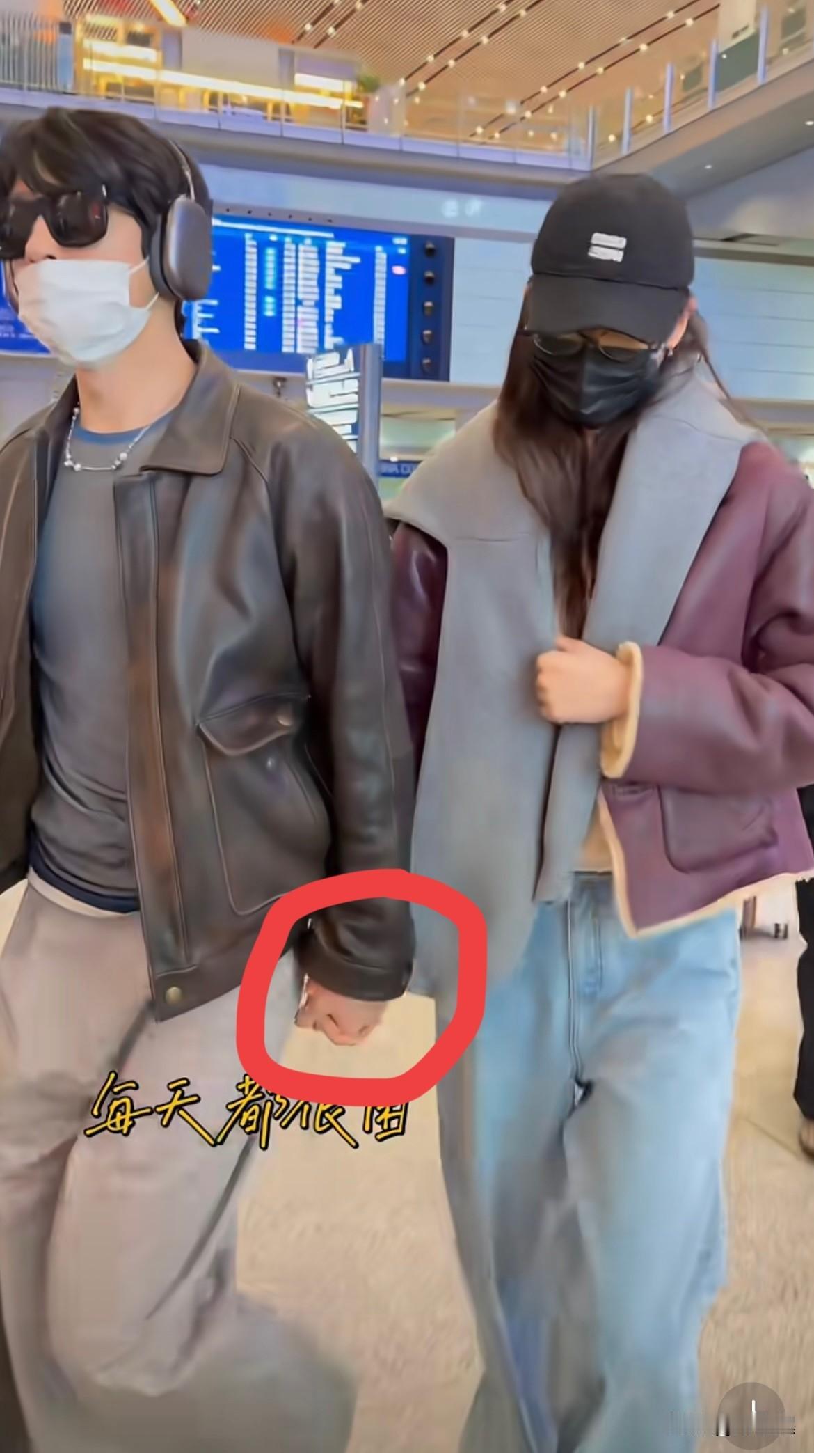 甜腻了！井柏然和刘雯十指相扣现身机场，果然是“成年人爱情范本”！平静的幸福，