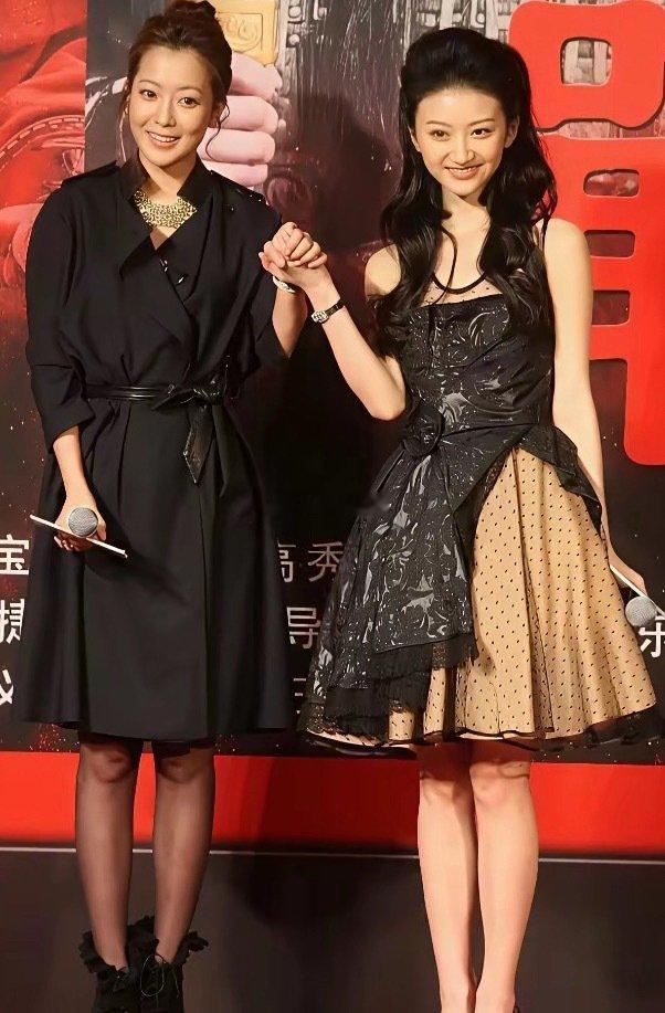 当年《战国》宣传期景甜和金喜善的合影。那时候景甜才刚出道，而金喜善已经是成名很久的明星了。​