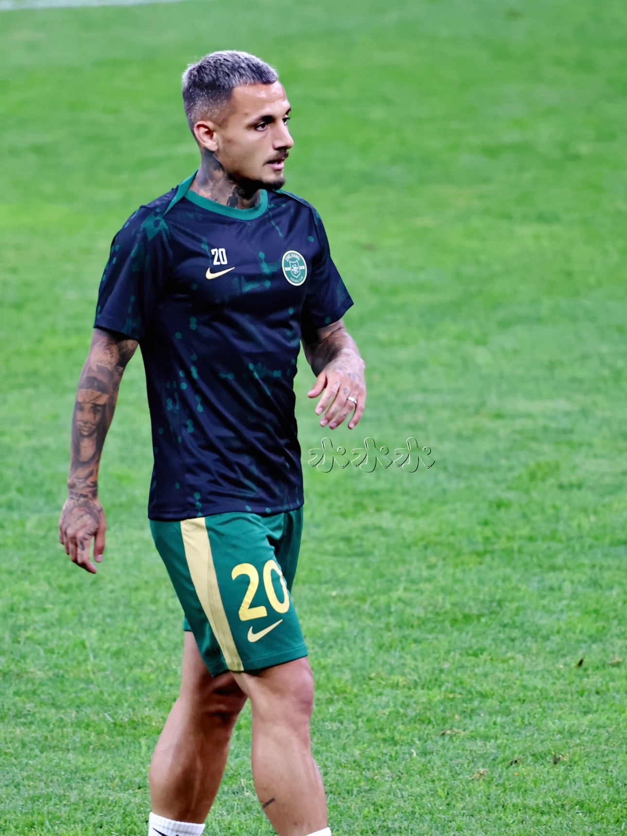 德转中超身价更新：这两个数字，藏着中超的现在与过往德转刚更新的中超身价榜里，两个