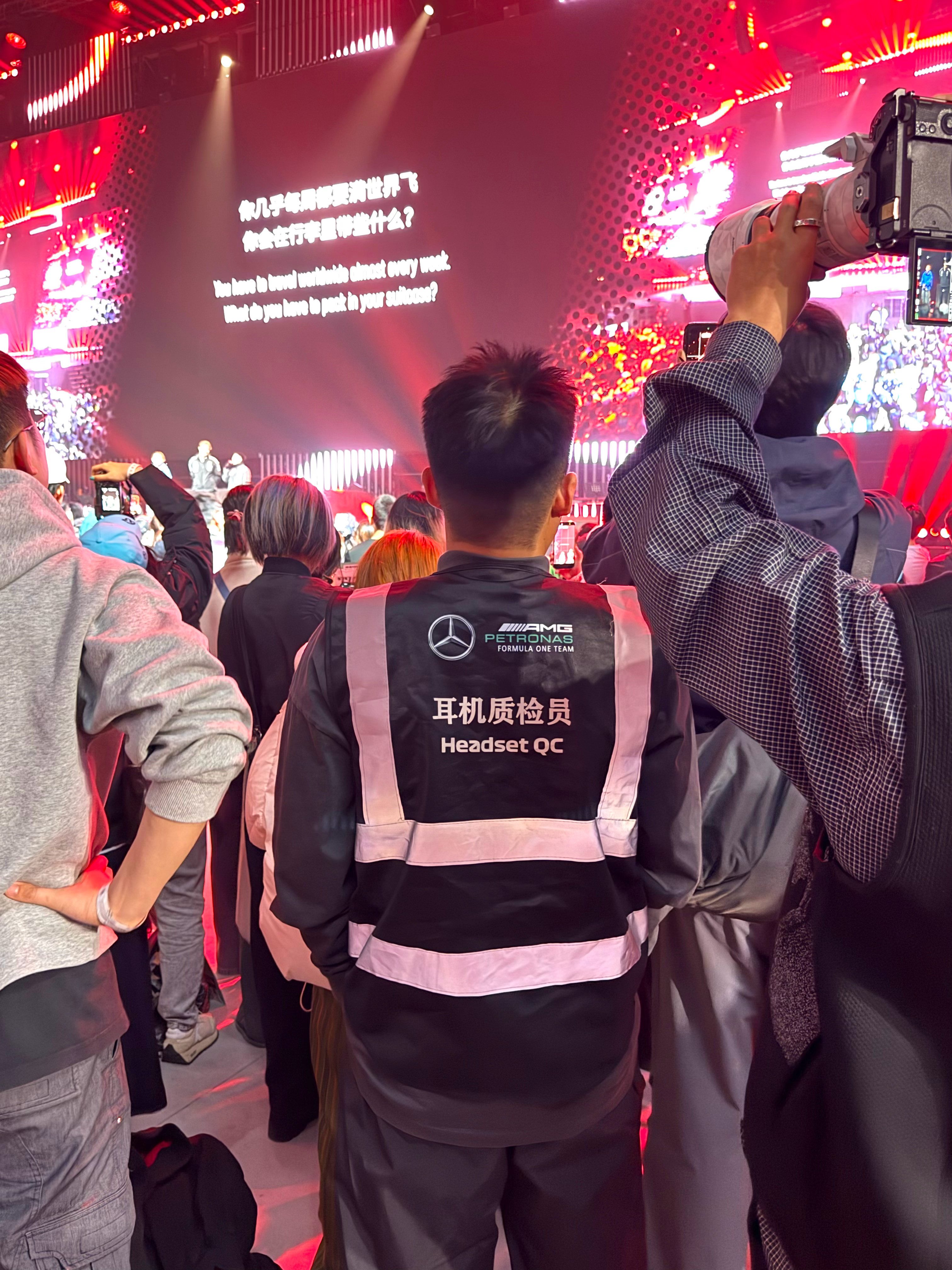 哈哈😂奔驰这个耳机质检员是什么梗呀？