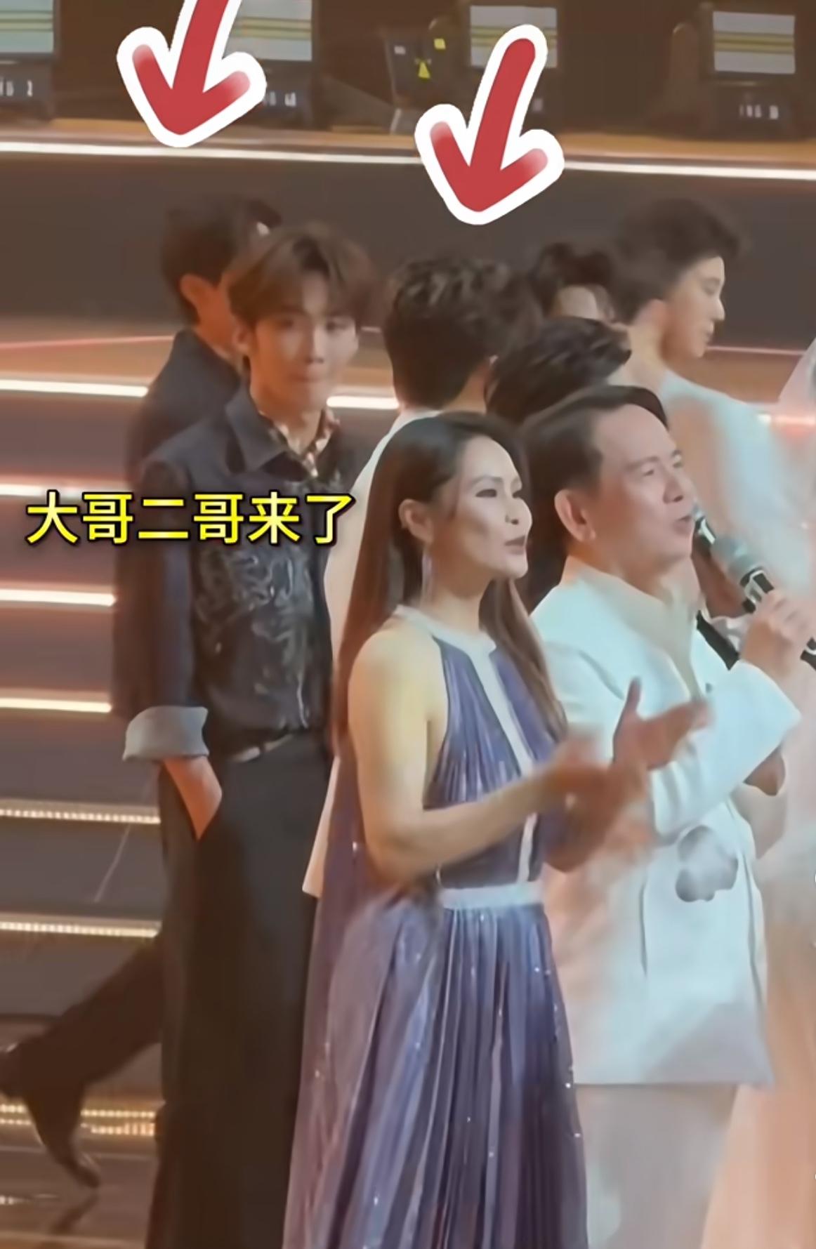哈哈哈，终于看到楚生与苏醒晚会上同框了。因为楚生与苏醒参加，所以看湾区升明月晚
