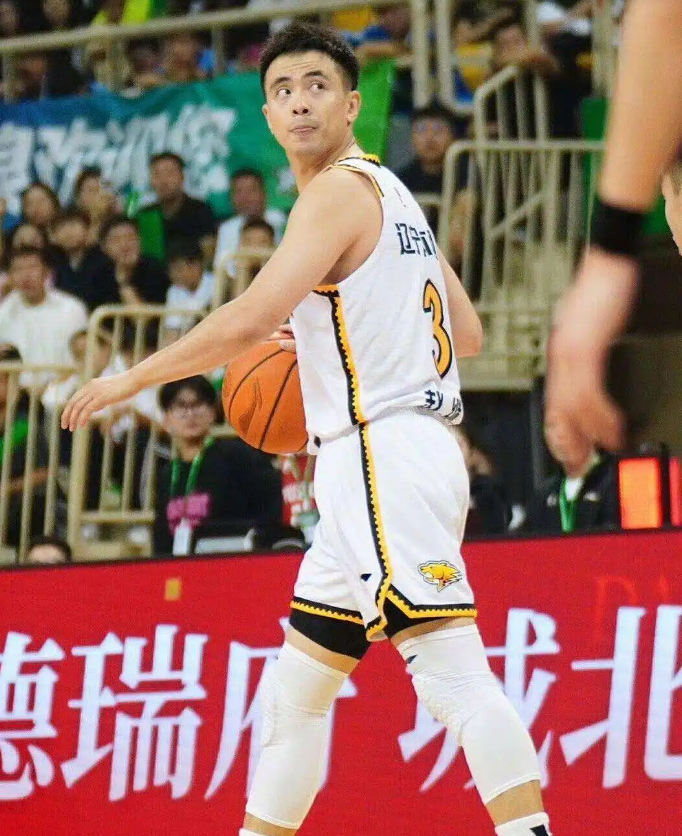 面对着北控队，辽宁队最终还是笑到了最后，以85-79赢了对手6分！拿下这场比赛，