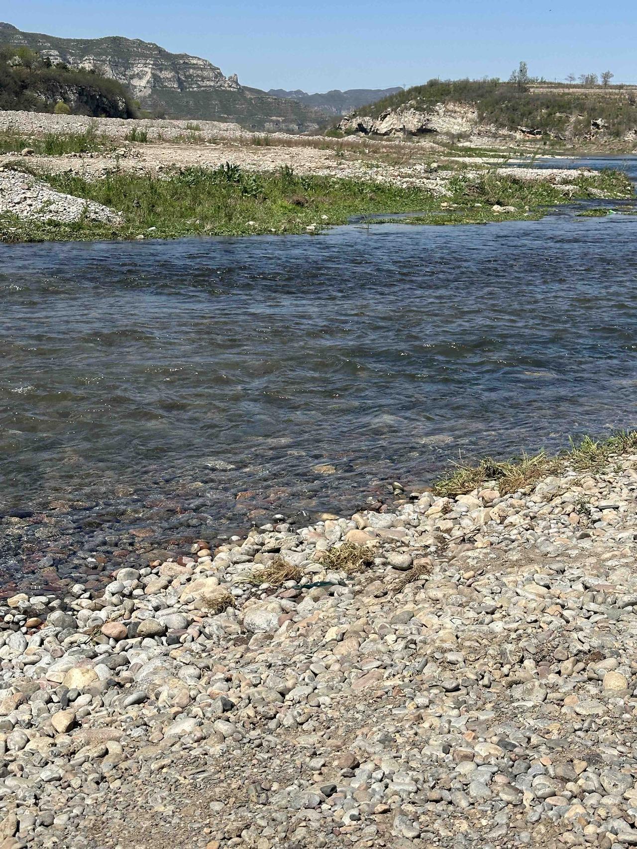 今天老公的前女友结婚了我们今天去露营，回来的路上刷朋友圈刷到了老公的前女友结婚