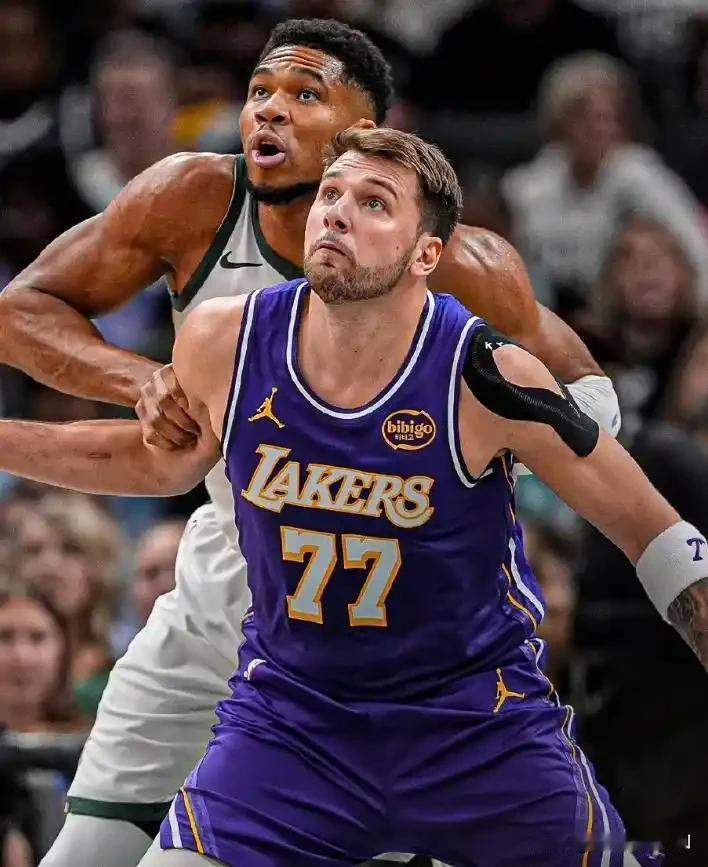 东契奇和字母哥11月16号数据对比，现役第三人之争胜负已分！东契奇，38分钟