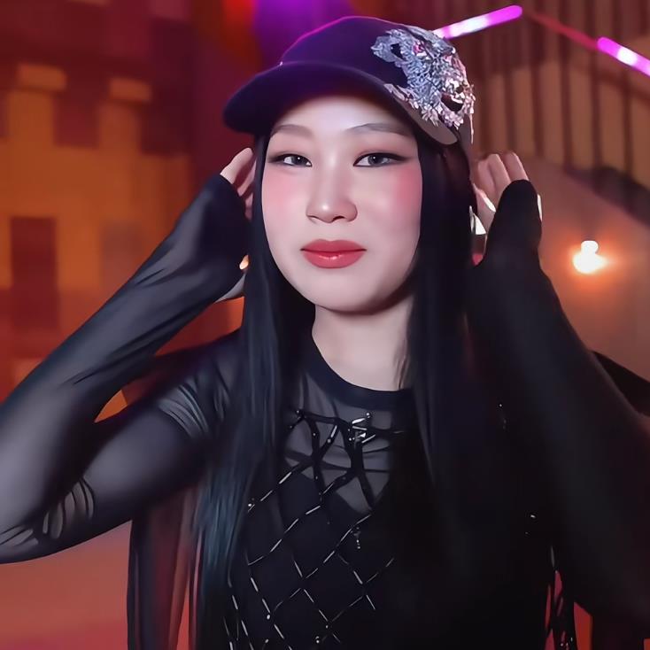 小沈阳女儿终于有个高清版本视频采访了之前看这姑娘舞台，不知什么原因，总有种“雾