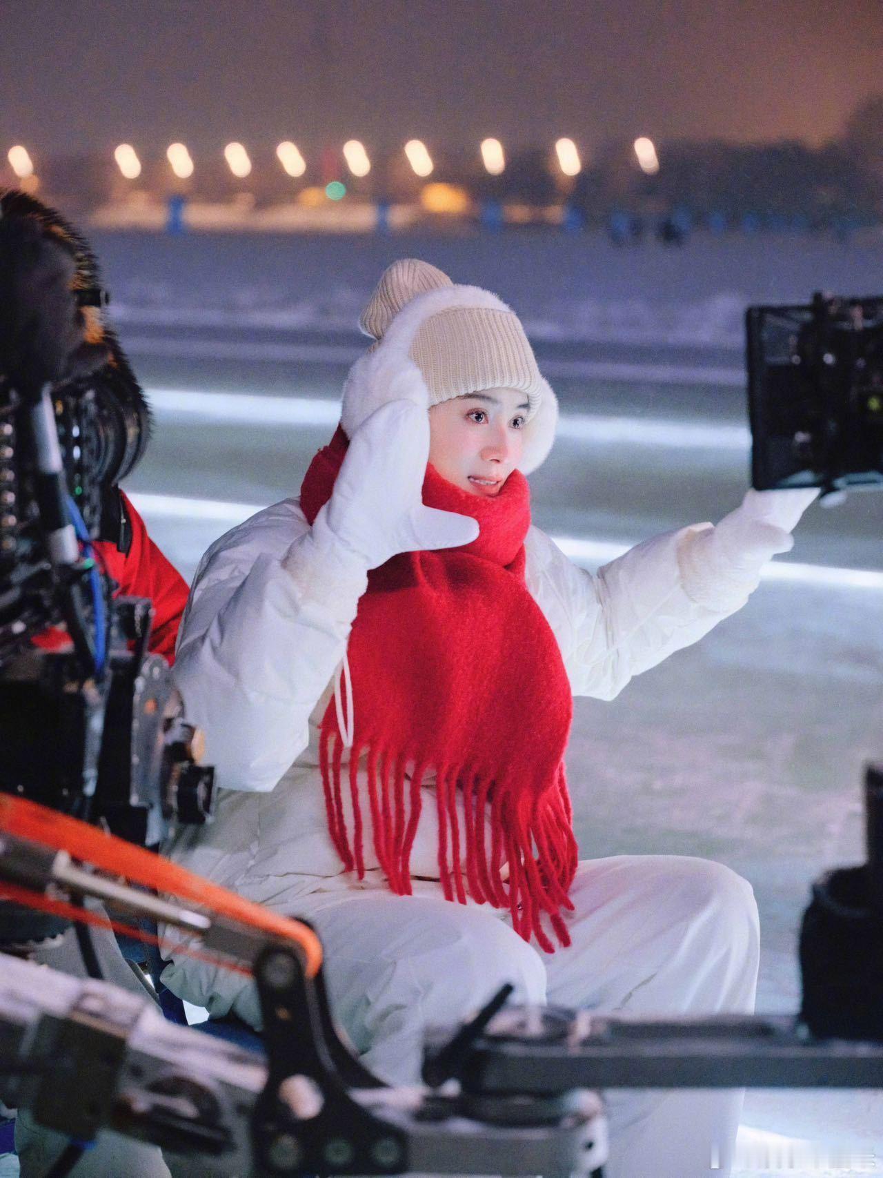 宋佳哈尔滨vlog从春晚录制到城市体验，宋佳的vlog把哈尔滨拍得太诱人！美食