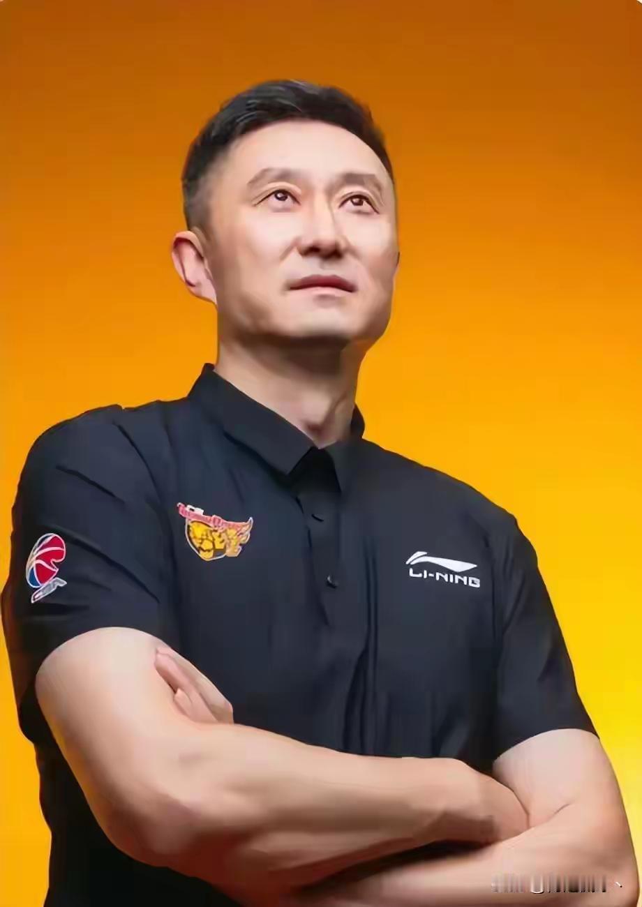 今晚是广东宏远常规赛最后一个主场比赛杜锋可得对得起进场观赛的主场球迷哟！上赛季