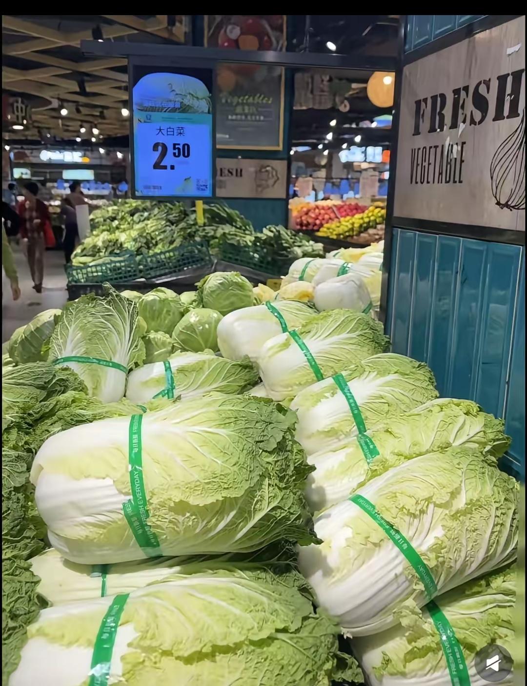 我的个乖乖！大白菜终于翻身了！原来一毛两毛一斤，今年最低也是2块以上。买一颗