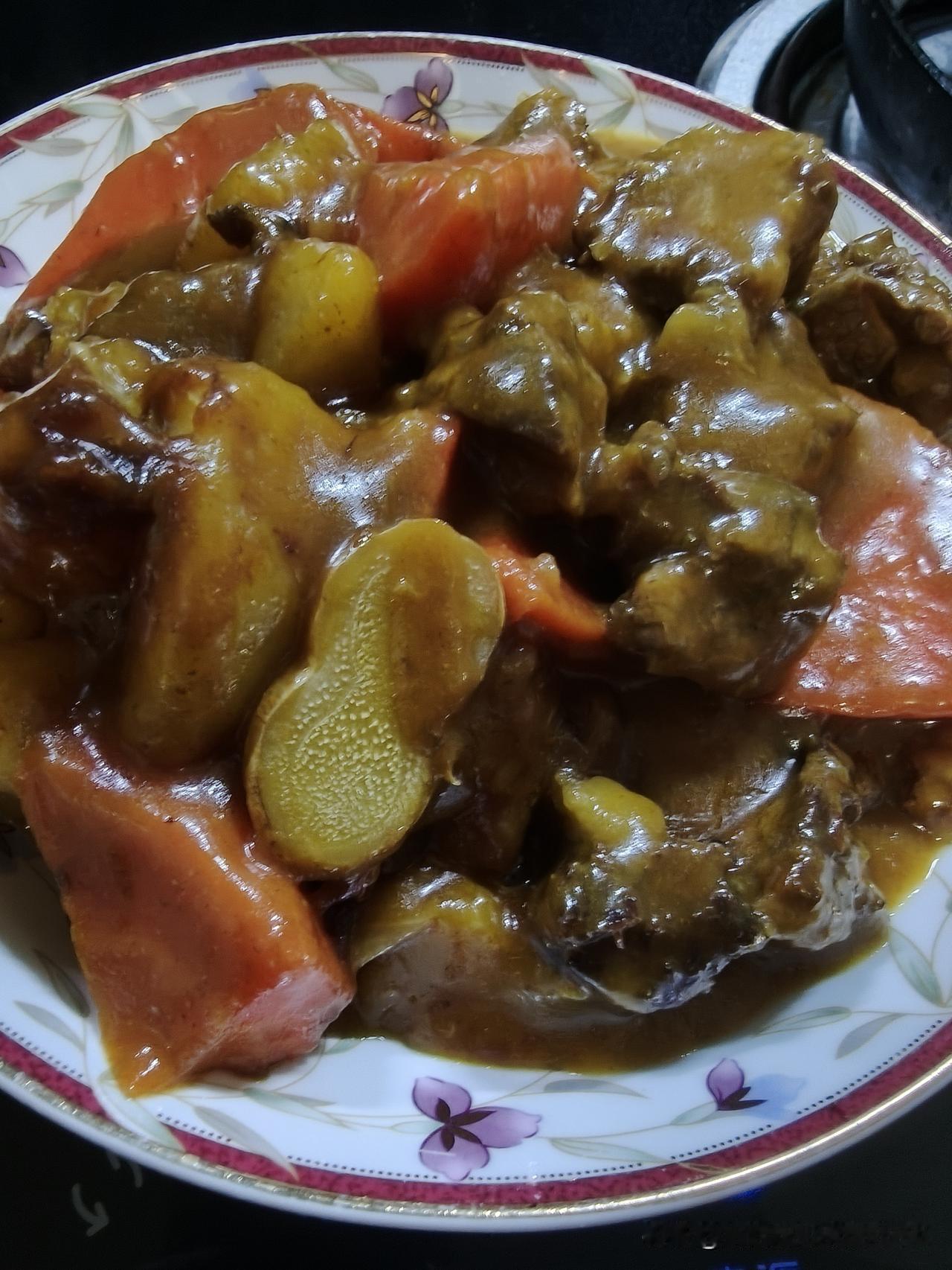 我是不是已经老年痴呆了？今天上午，我收拾完，去买菜，雇主宝宝说要从咖喱牛肉。