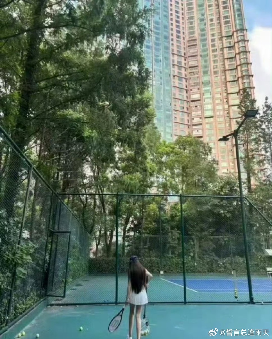 叶珂好恐怖，这真的是她吗？身材瘦成了纸片人，漫画都不敢这么画的吧