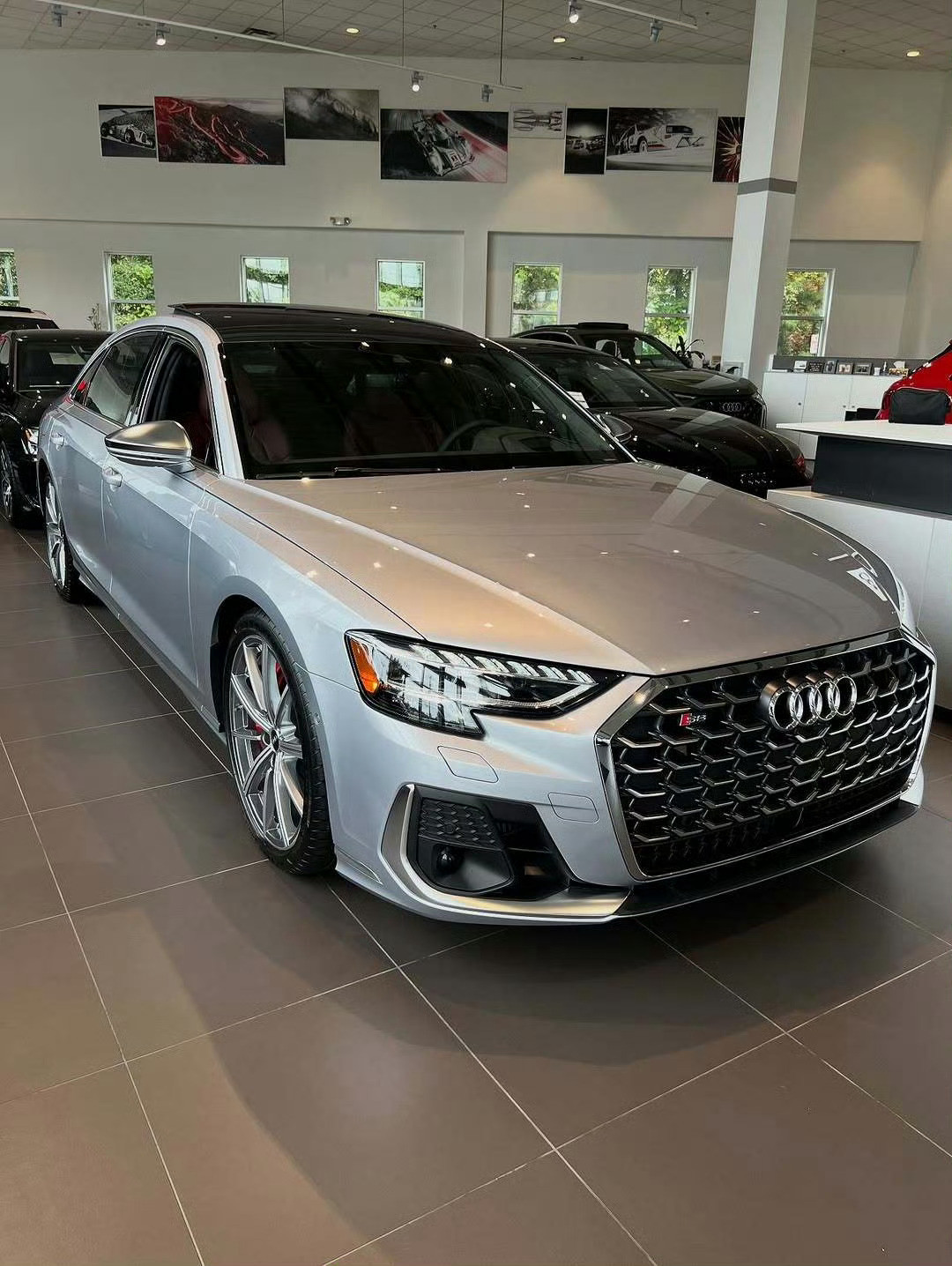 奥迪S8[墨镜][墨镜]​​​