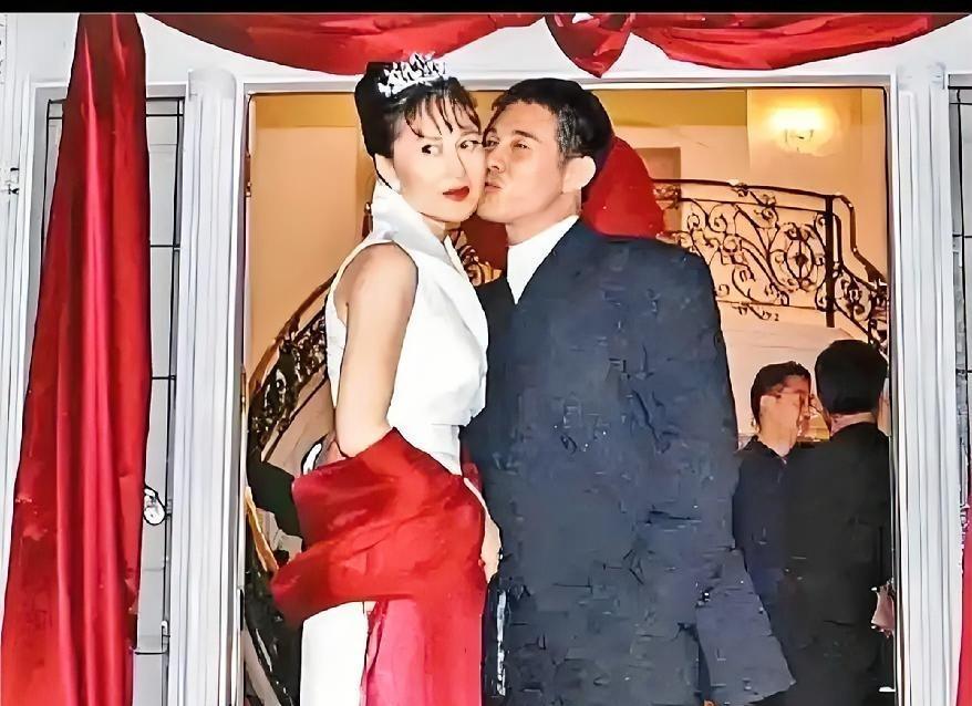 利智嫁李连杰遭婆婆冷待十年低头换不来一句好话原因竟然是利智1999年嫁入李
